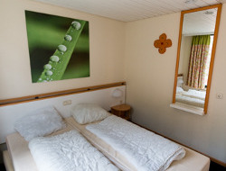 Schlafzimmer eines Comfort+-Bungalows